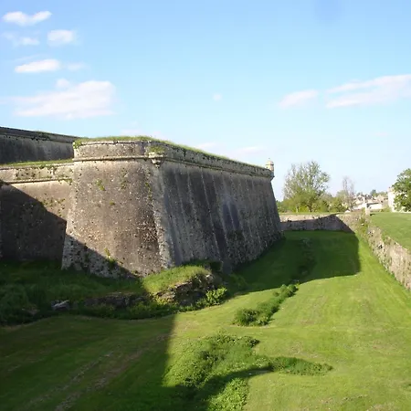 Apartment Beau Duplex A 2 Pas De La Citadelle
